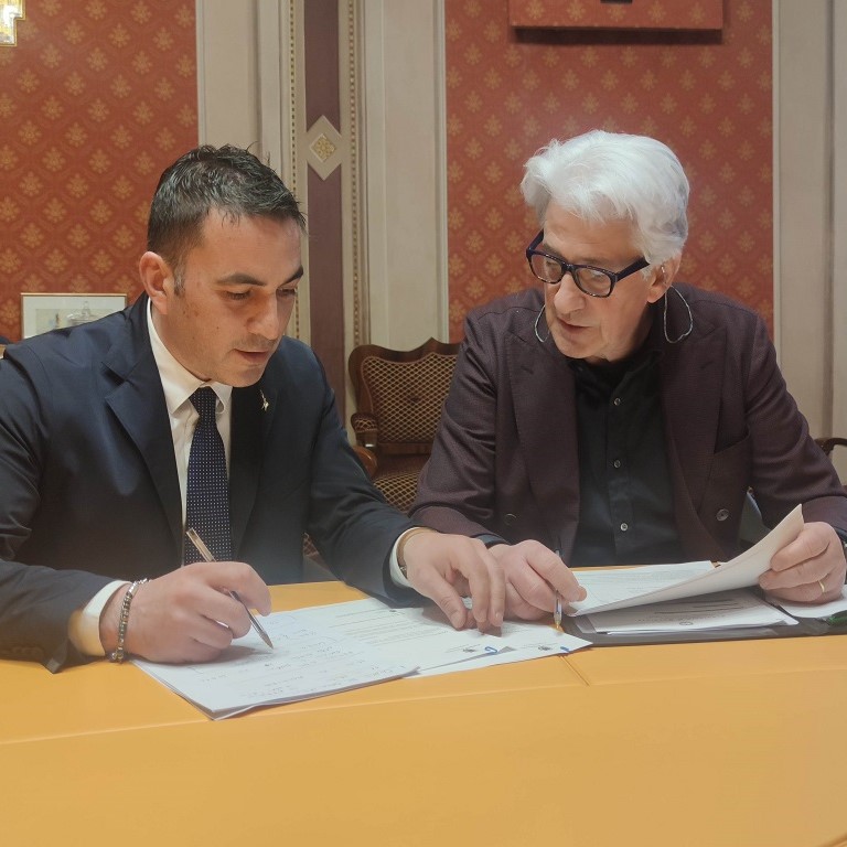 Da destra: Sandro Parcaroli e Luca Buldorini, presidente e vicepresidente della Provincia di Macerata